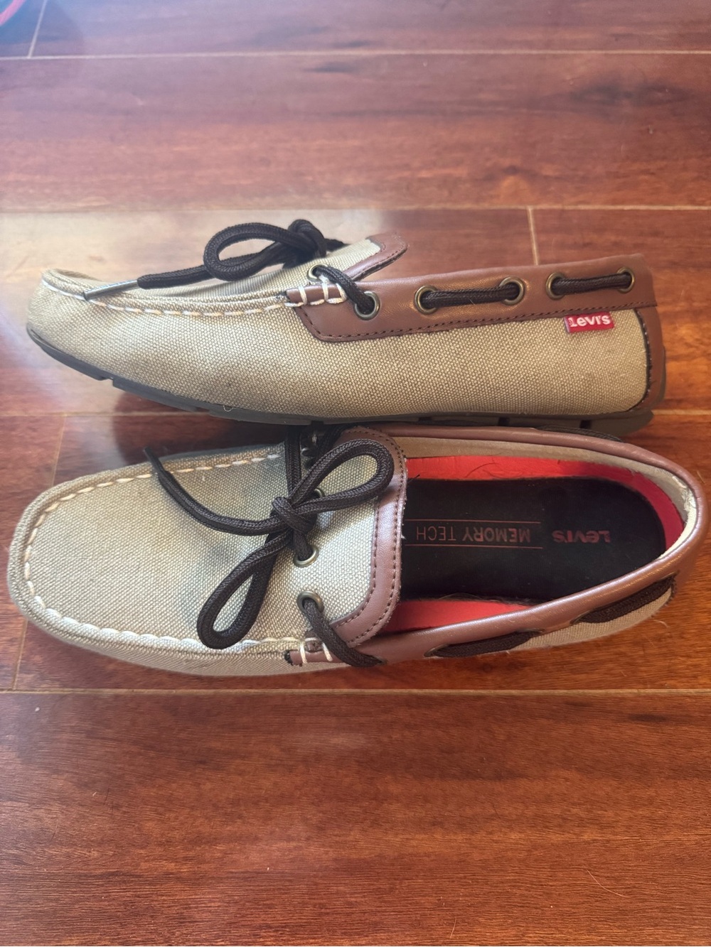 Levi's Men's Tan Canvas loafers